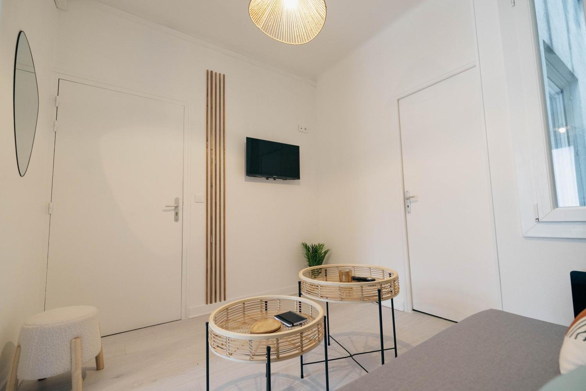 Verdant Oasis - Proche Du Centre - Wifi Gratuit - Parking A Proximite Apartment *